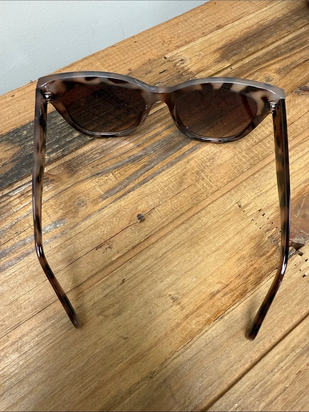 Fossil Tortoiseshell Cat-Eye Sunglasses with Brown Gradient Lenses